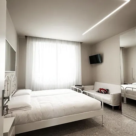 R&b Dimora Teodorico Guest house *