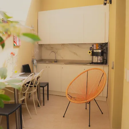 R&b Dimora Teodorico Guest house *