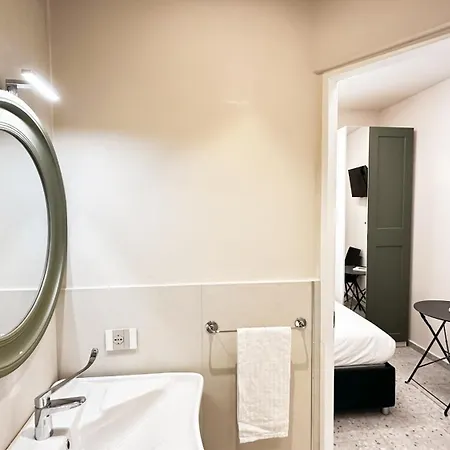 R&b Dimora Teodorico Guest house *